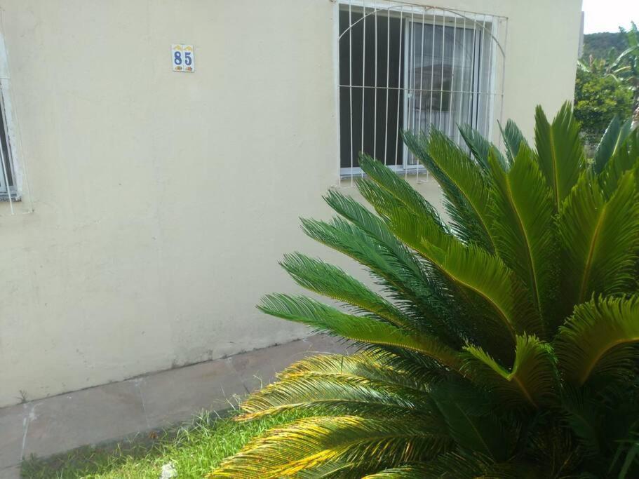 Вілла Casa Agradavel Em Camboriu Com Estacionamento No Patio Екстер'єр фото